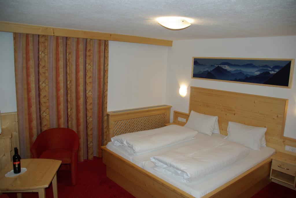 Alpenhof Pension-Garni Nauders Kültér fotó